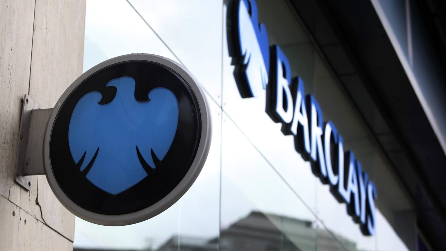 Barclays Reports Q4 2024 Earnings Results
