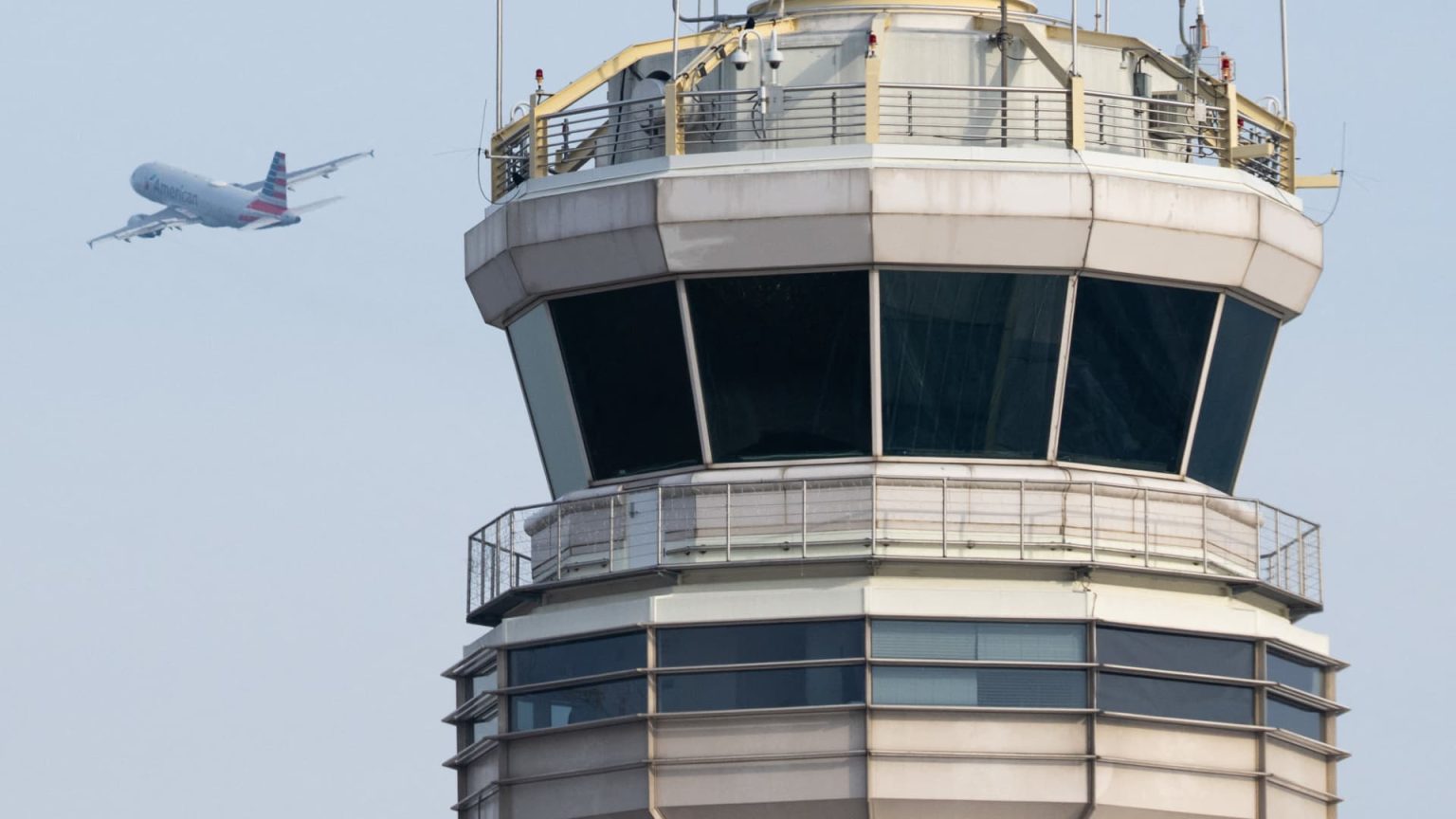 Musk Submits Starlink Tech to FAA, Claims Air Safety Is Compromised