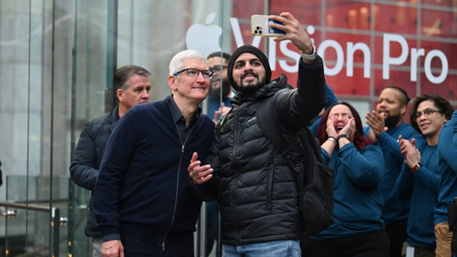Apple's Vision Pro Faces App Shortage One Year After Launch