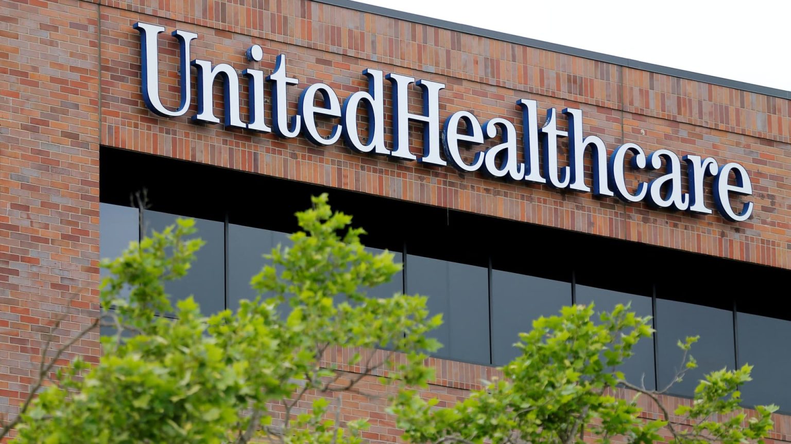 UnitedHealth Under DOJ Investigation Amid Buyouts and Stock Price Decline