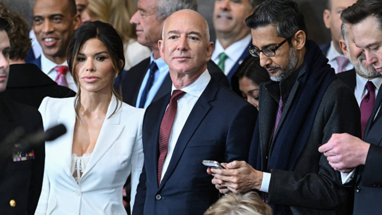 Bezos Implements New Opinion Policy at Washington Post Following Editor's Resignation