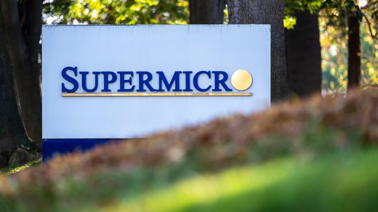 Super Micro Shares Decline Ahead of Filing Deadline