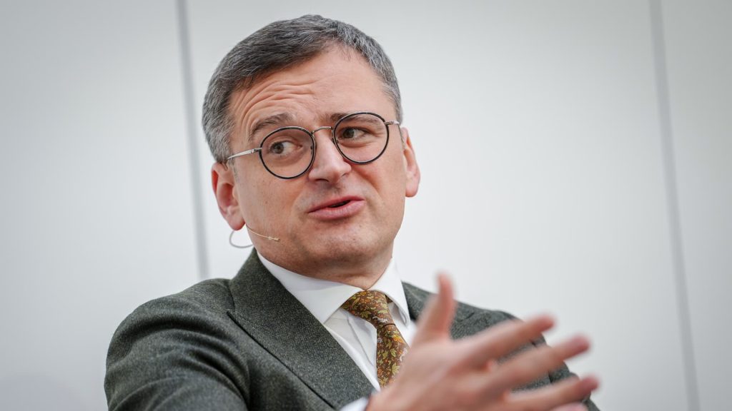 Former Foreign Minister Claims Trump Indifferent to Ukraine's Fate