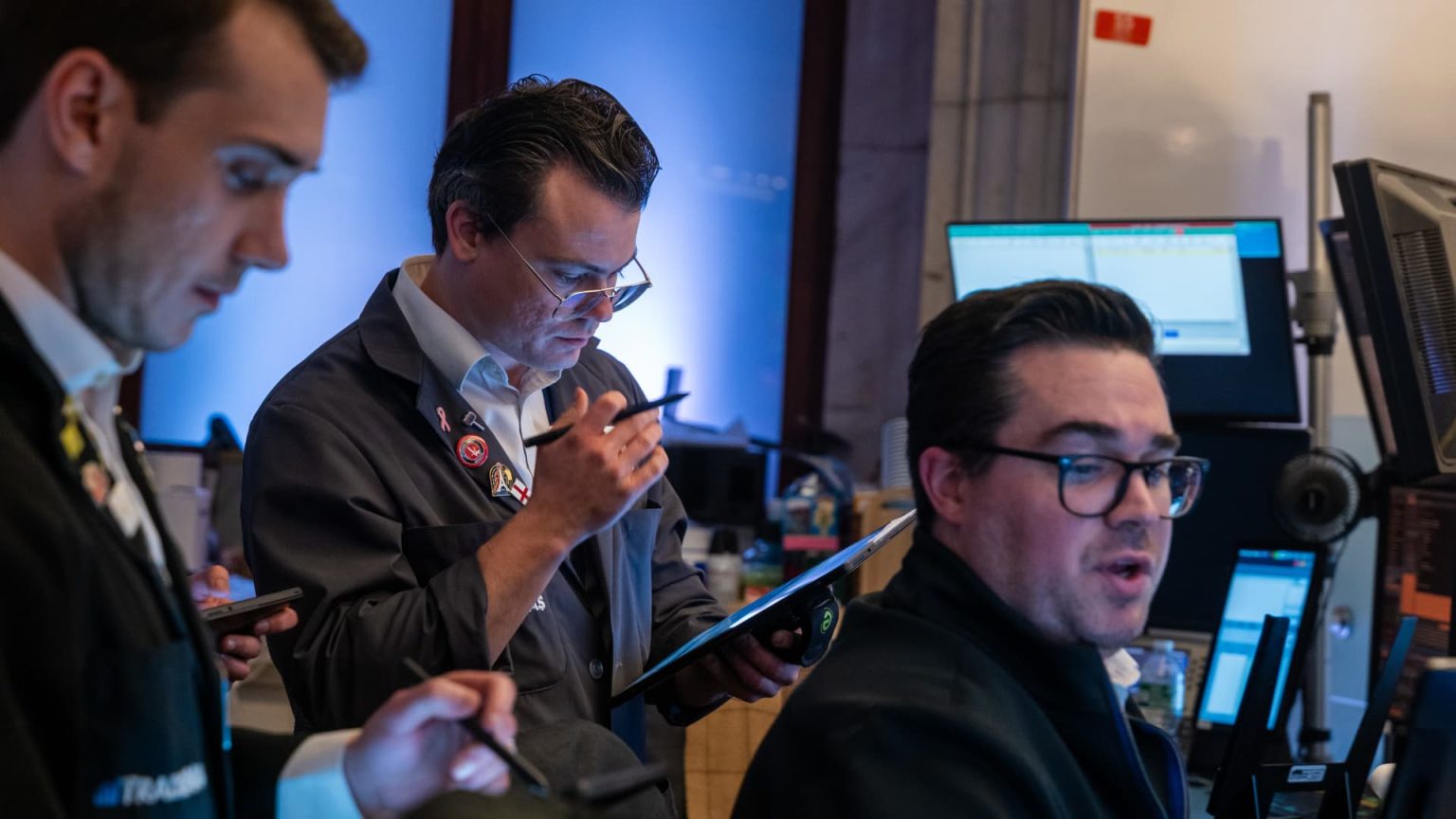 Trader Sentiment Shifts Bullish in First Quarter, Survey Reveals