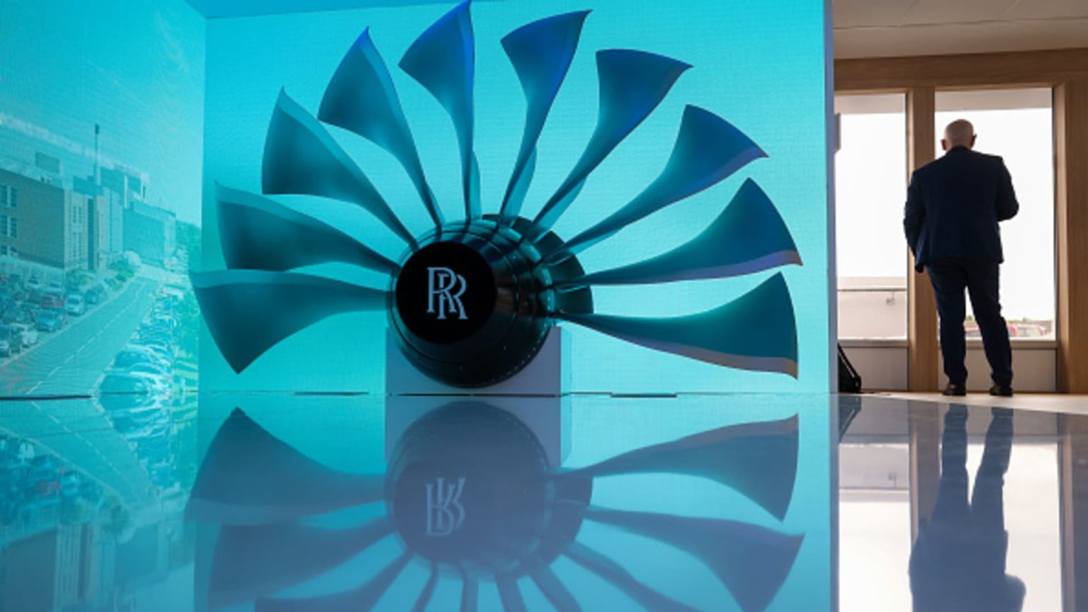 Rolls-Royce Reports Record Profit and Positive Outlook