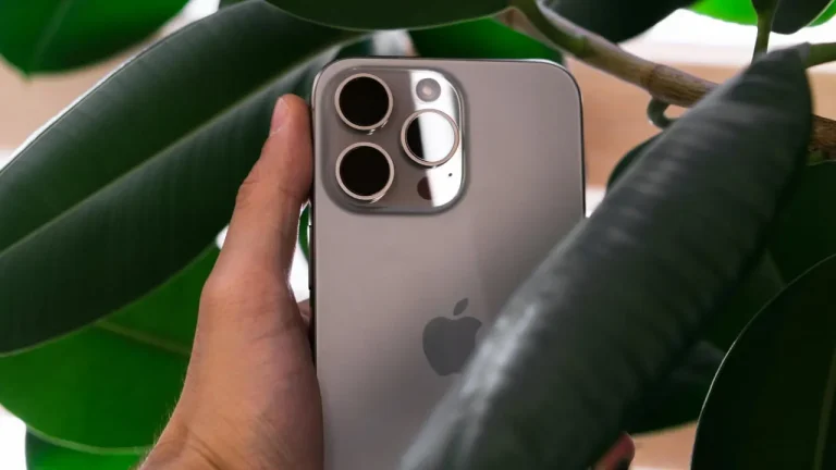 Screenshot-scanning malware found on Apple App Store in unprecedented attack