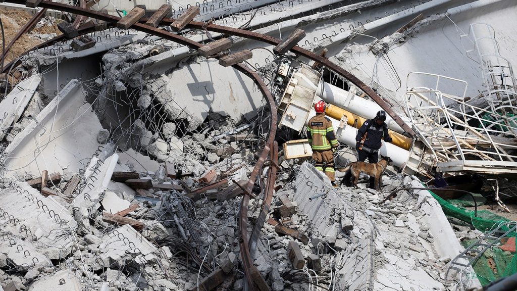 Fatal Collapse at South Korea Highway Construction Site Leaves Four Dead