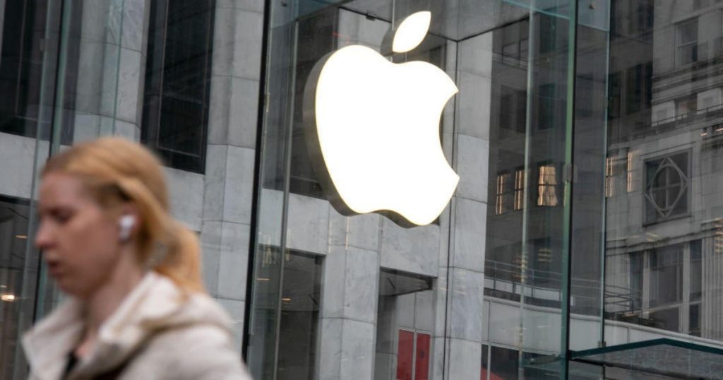 Apple to Invest $500 Billion in U.S. and Hire 20,000 Workers Over Four Years