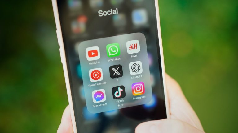 Tech Giants Introduce New Features to Reset Social Media Experience