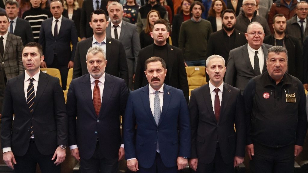 Hatay holds costly quake memorial for officials amid survivors' struggles