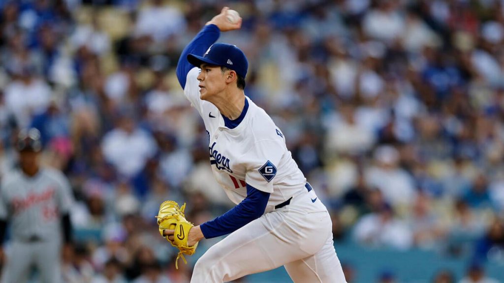 Sasaki Faces Command Issues, Exits Second Inning in Dodger Stadium Debut Against Tigers