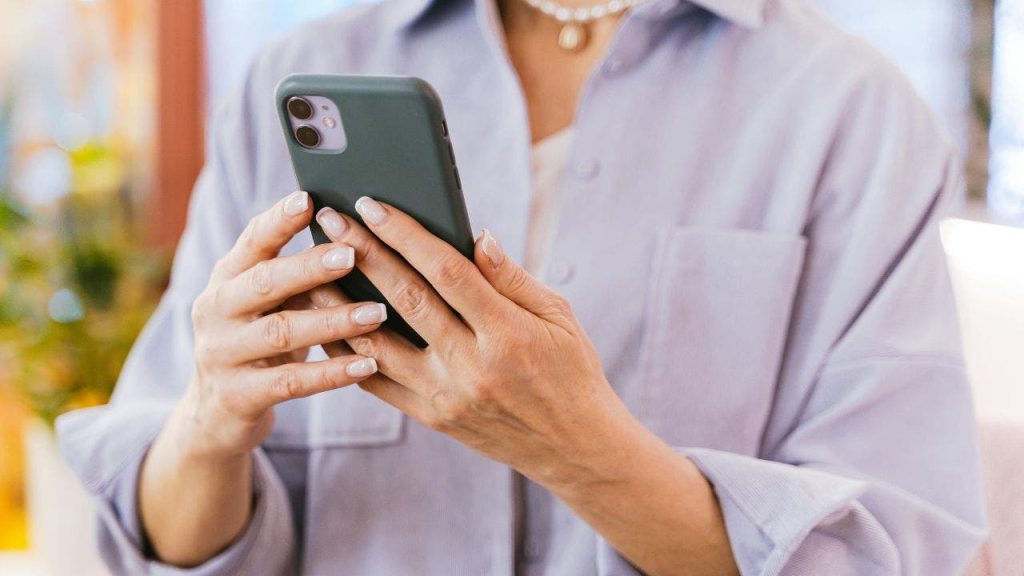 Are Fake Security Alerts Misleading iPhone Users About Hacking?