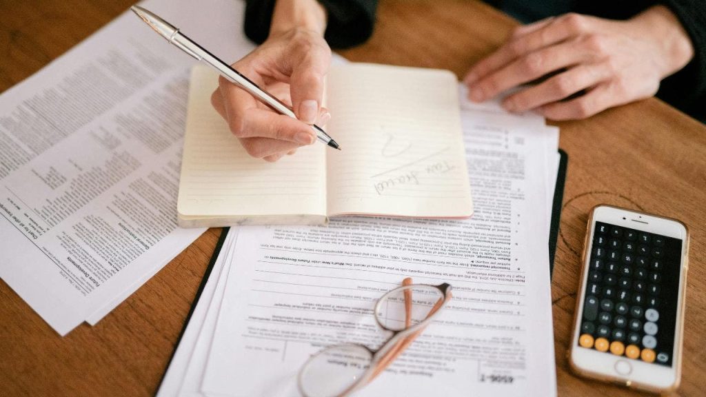 Tips to Safeguard Your Data from IRS Scammers