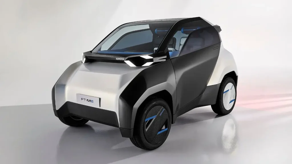 Compact Electric Vehicle Revolutionizes Parking with Space-Saving Design