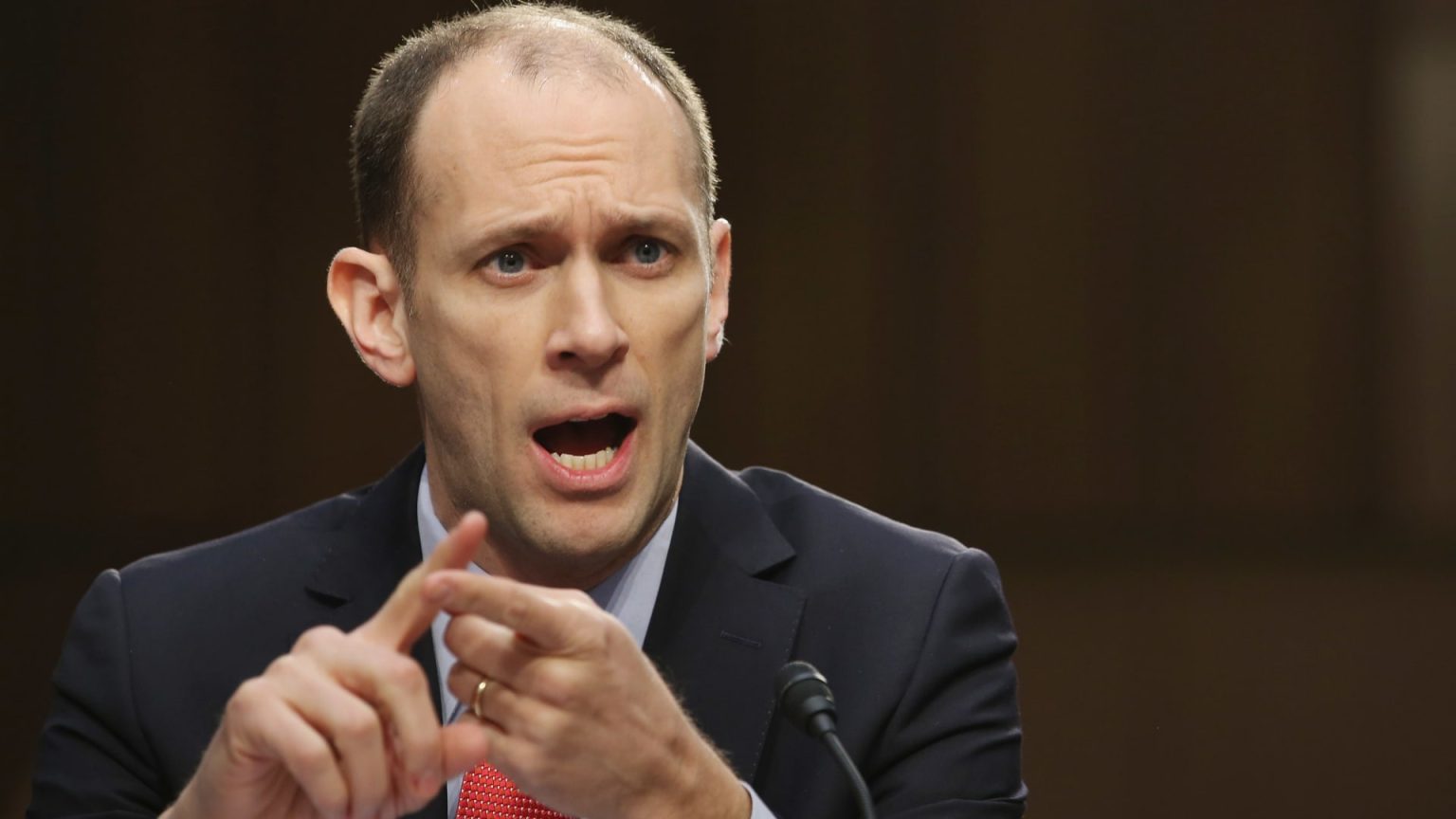 Chicago Fed President Indicates Future Rate Cuts May Depend on Inflation Trends