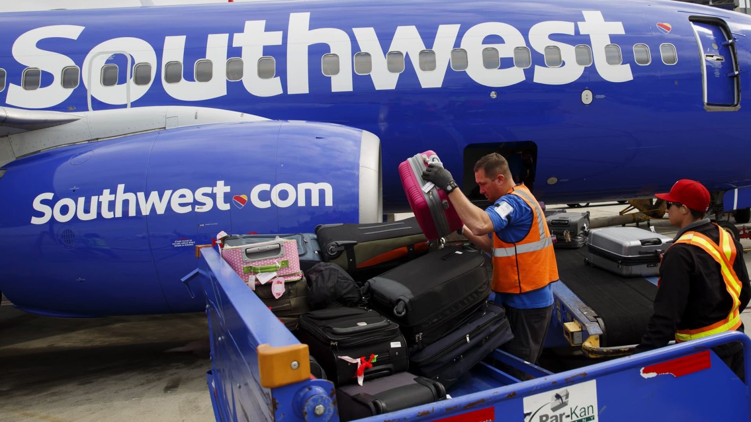 Southwest Airlines Introduces Checked Bag Fees Southwest Airlines Introduces Checked Bag Fees