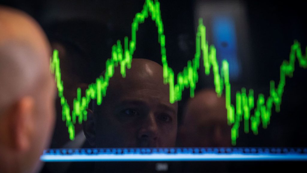 Wall Street Pushes for Increased Privatization Amid Market Correction