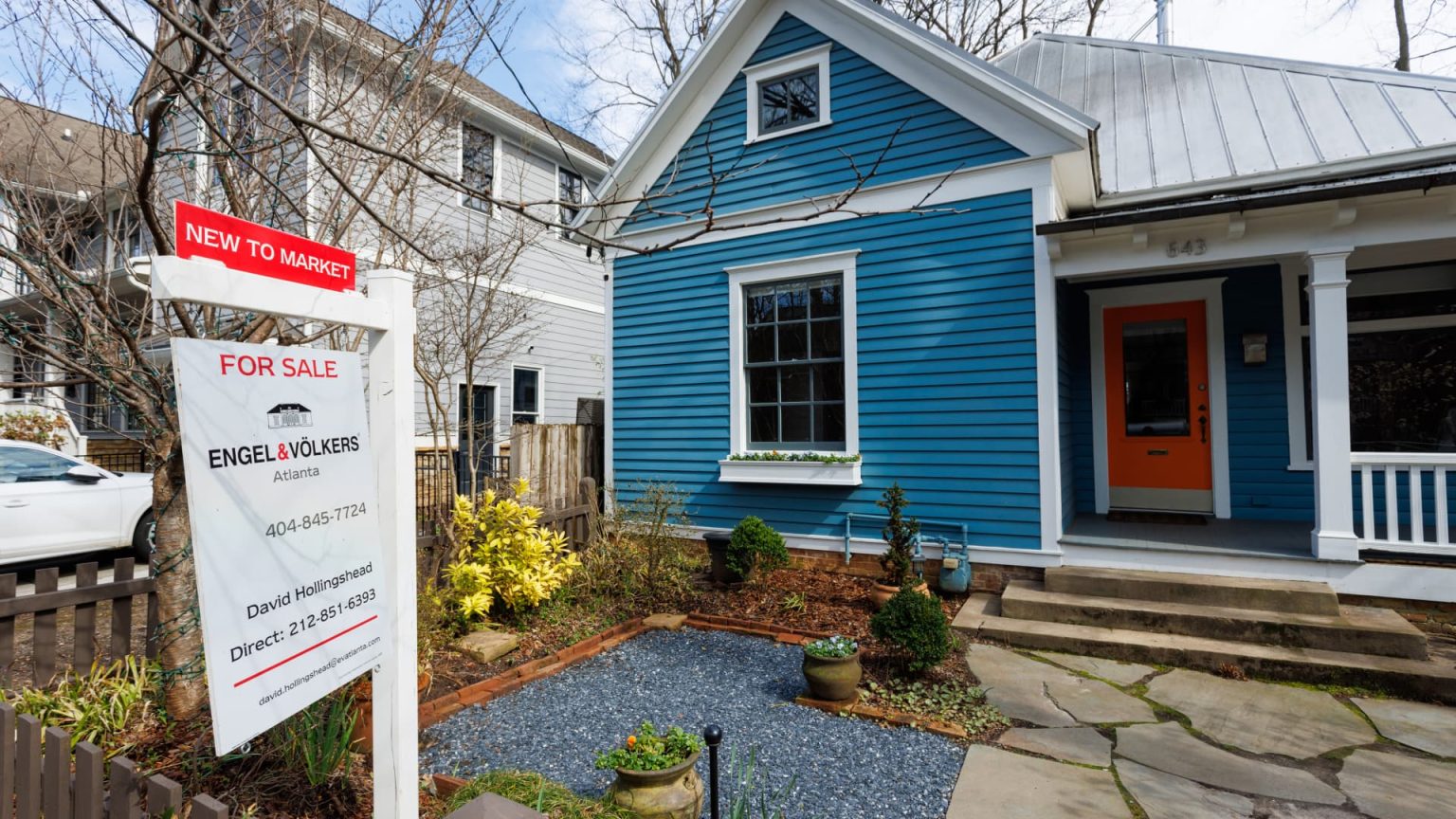 February Home Resales Surge Despite Rising Mortgage Rates