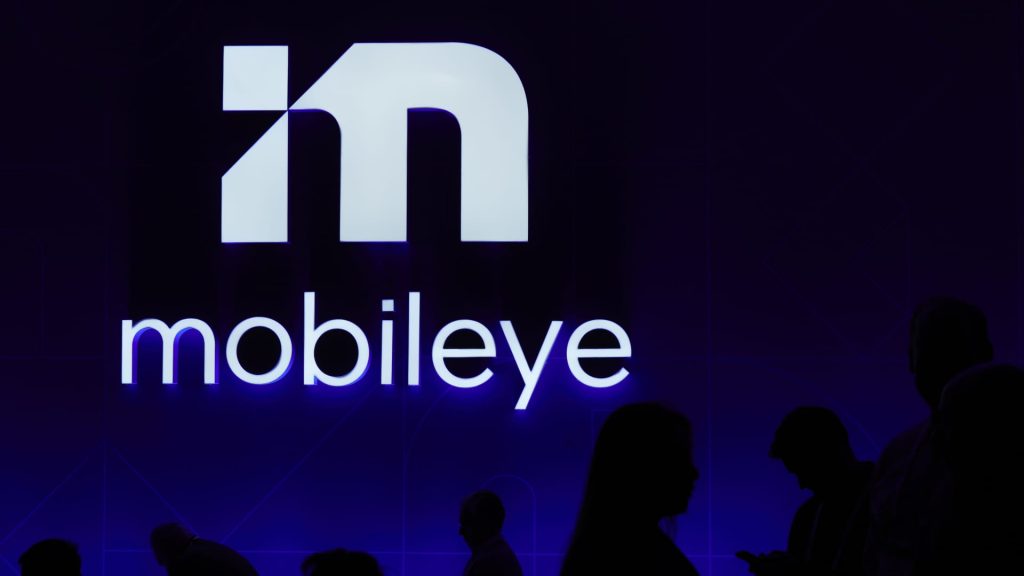 Market Analysis: Tech Stocks MBLY, DJT, and CRWD Show Diverse Trends