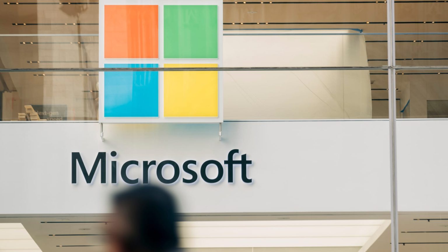 Microsoft Outage Disrupts Access to Email and Apps for Thousands