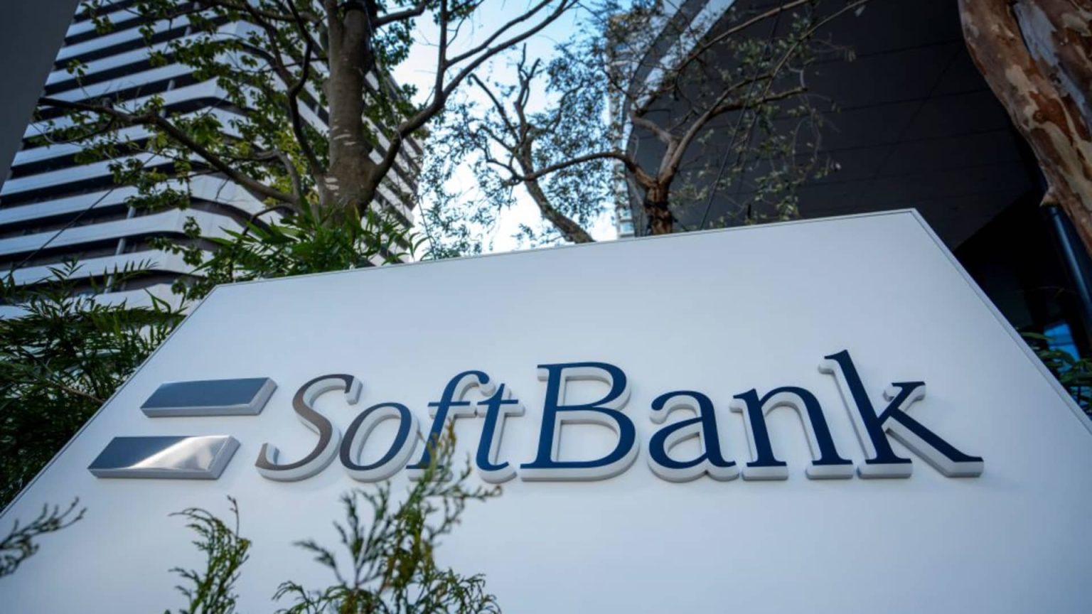 SoftBank Agrees to $6.5 Billion Acquisition of Chip Designer Ampere