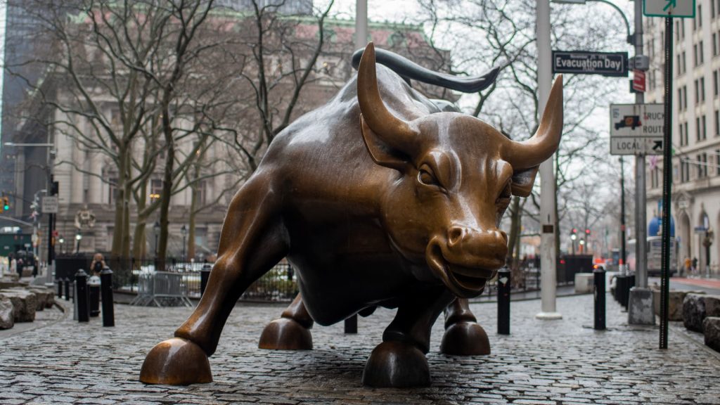 Wall Street Turmoil Affects Retirement Savers, Financial Planners Now Acting as Counselors
