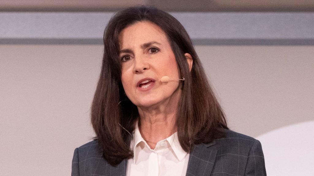 Starbucks Hires Nordstrom CFO Amid Ongoing Executive Restructuring