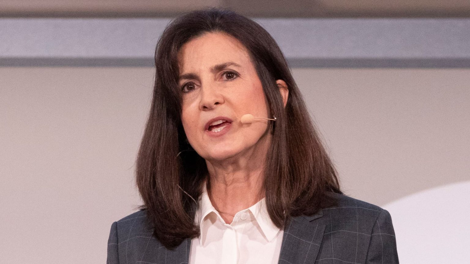 Starbucks Hires Nordstrom CFO Amid Ongoing Executive Restructuring