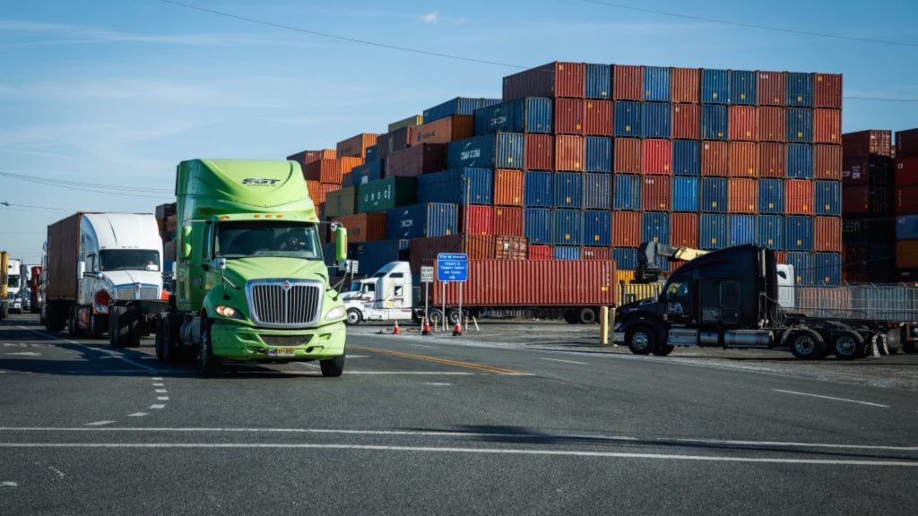 Tariffs Between Canada and Mexico Lead to Consumer Price Increases