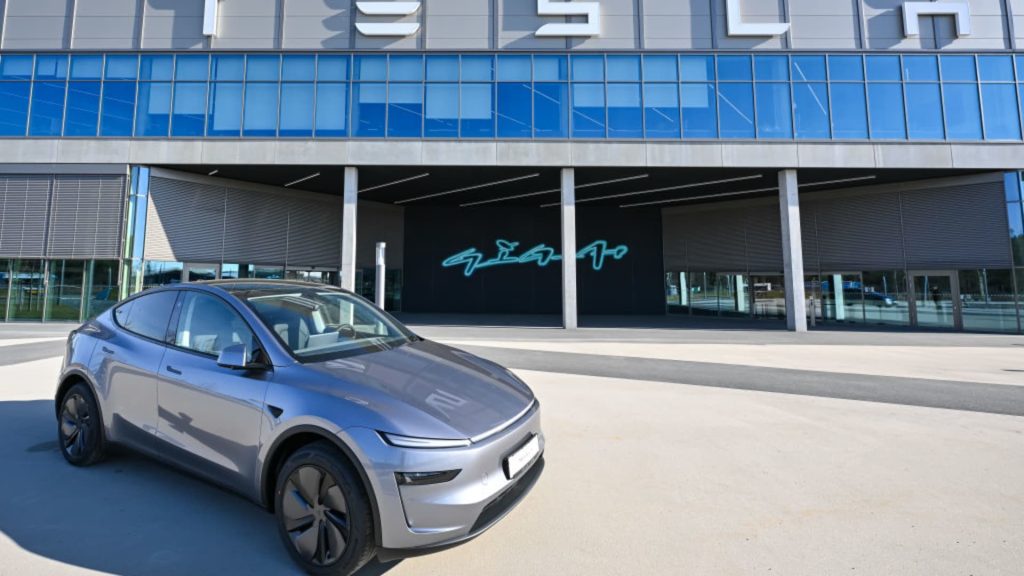 Analyst Upgrades Tesla to Buy, Predicts 45% Stock Surge