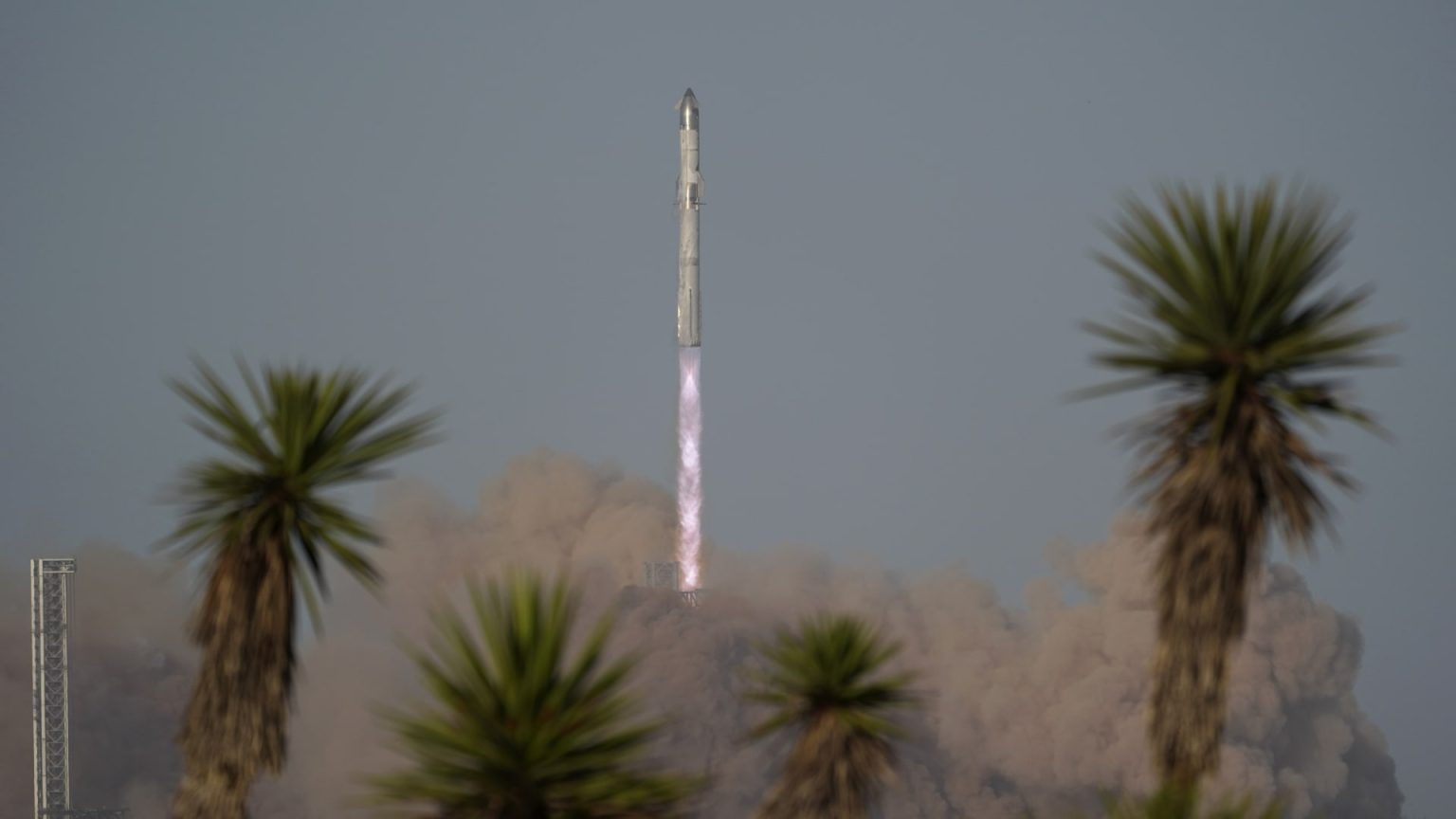 FAA Suspends Flights to Florida Airports Following SpaceX Test Failure