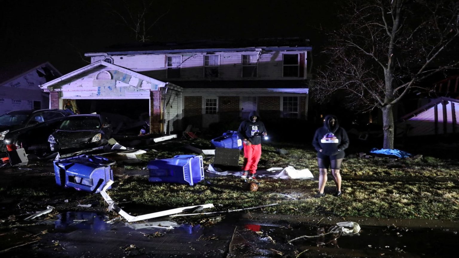 Severe Storms Nationwide Trigger Tornadoes and Wildfires, Resulting in 17 Deaths