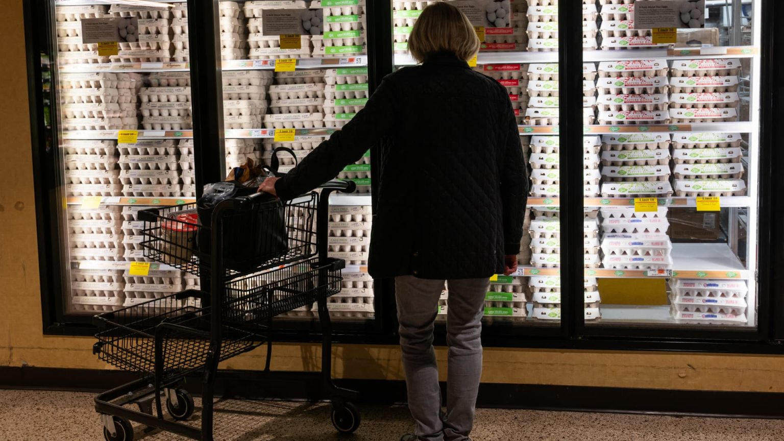 Wholesale Egg Prices Plummet; Retail Costs Expected to Drop