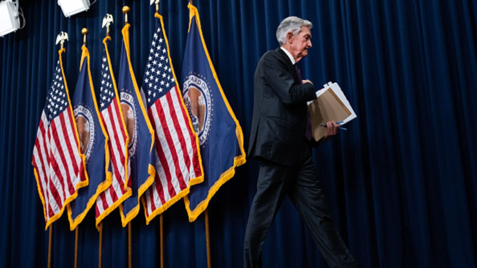 Fed Predicts Temporary Inflation Impact from Tariffs