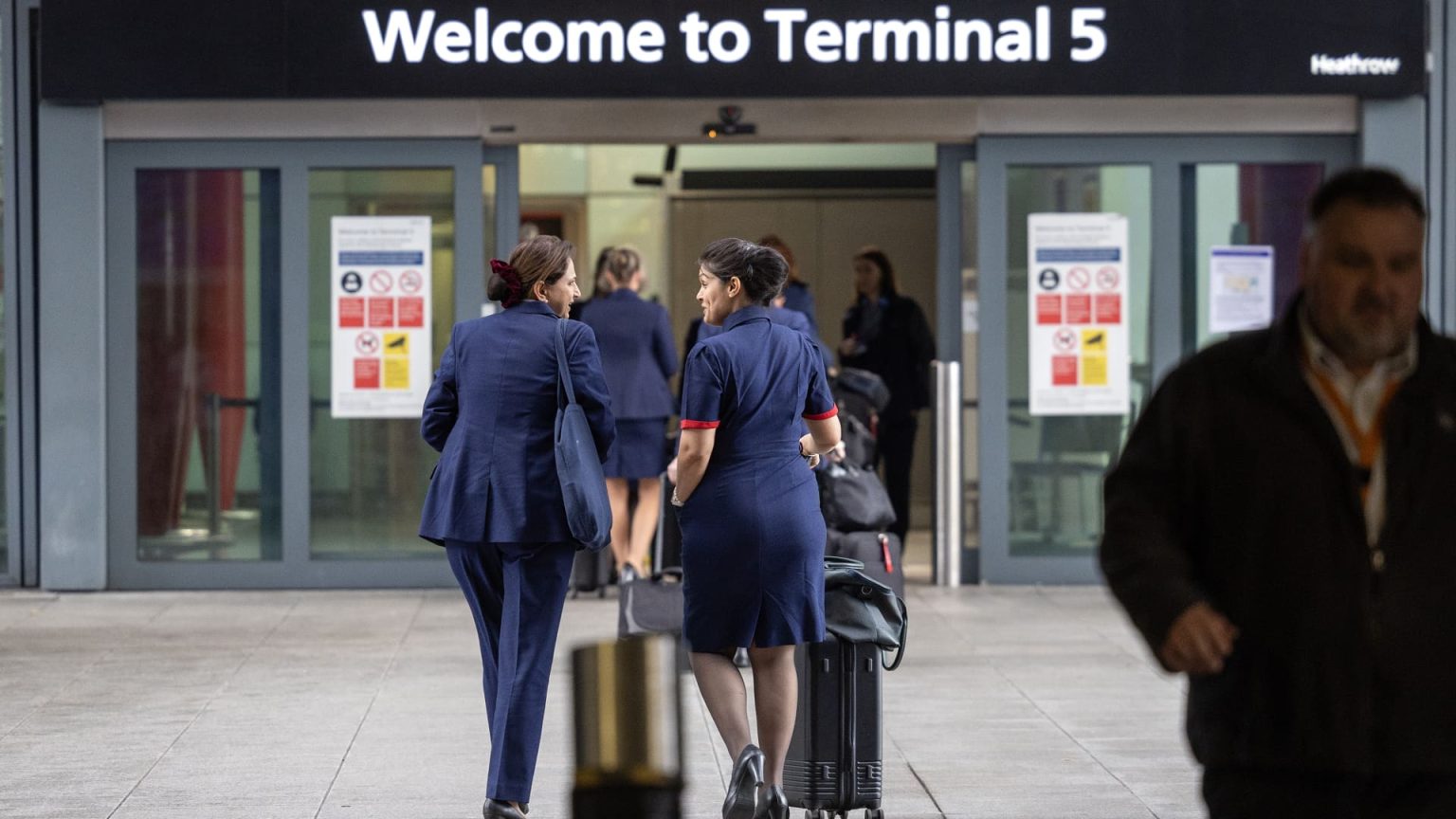 Heathrow Airport Reopens Following Nearby Fire, Travelers Advised of Delays