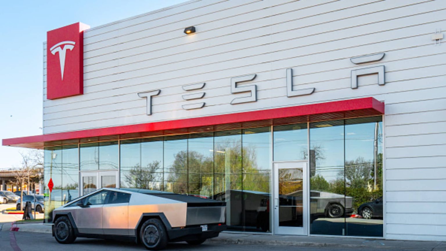 Tesla Showroom in Texas Attacked with Incendiary Devices, Police Report