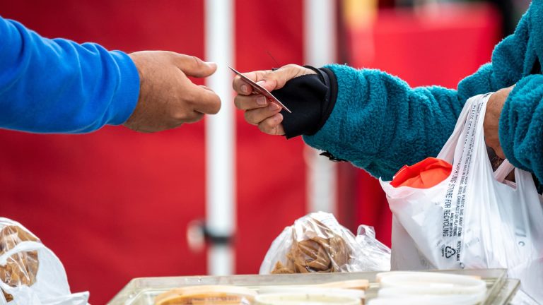 Consumer Sentiment Declines Amid Rising Inflation Concerns, Survey Reports