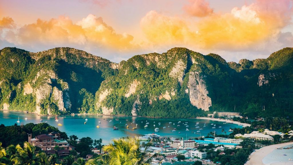 Thailand Reduces Visa-Free Stay for Tourists to 30 Days