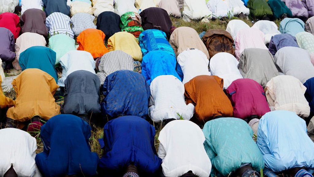 Muslims Worldwide Celebrate Eid al-Fitr Marking the End of Ramadan