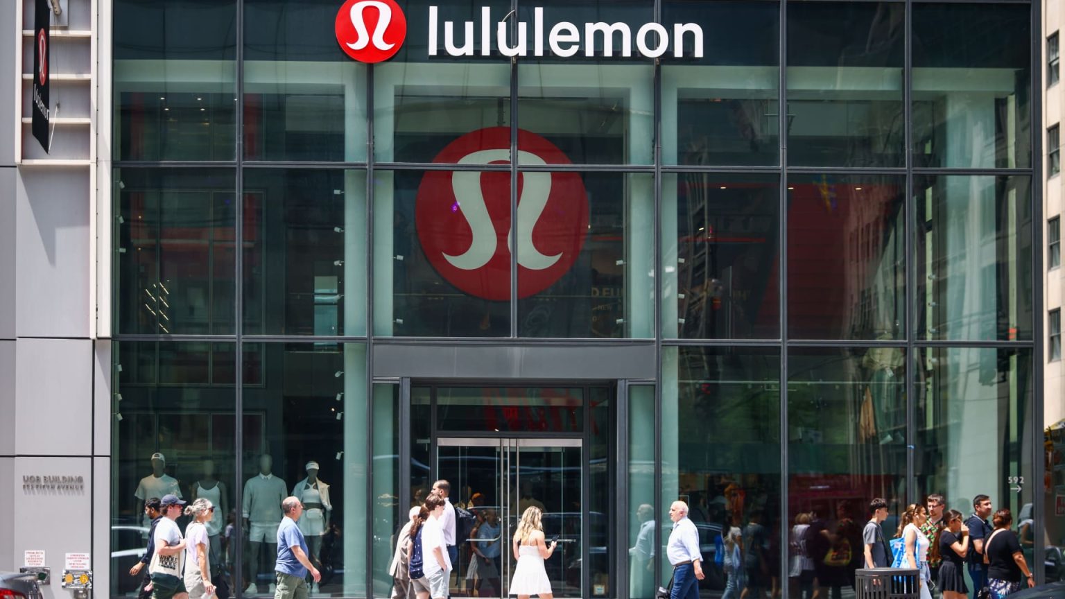 Shares in LULU, RKLB, and X Among Notable Market Movers