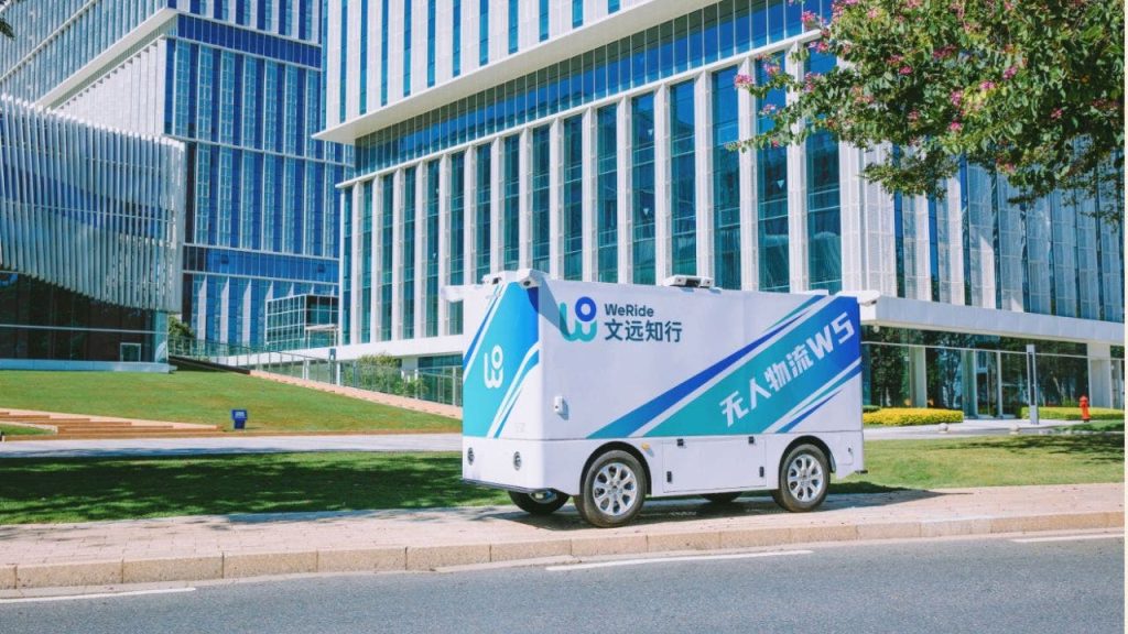 New Delivery Robot Capable of Hauling 2,200 Pounds Unveiled