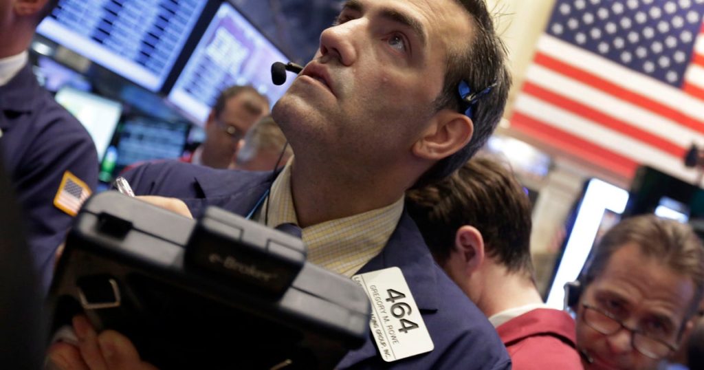 Stocks Fluctuate Amid Growing Economic Uncertainty