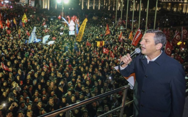 CHP Halts Nightly Protests Outside İstanbul City Hall, Claims Victory Against Coup Attempt