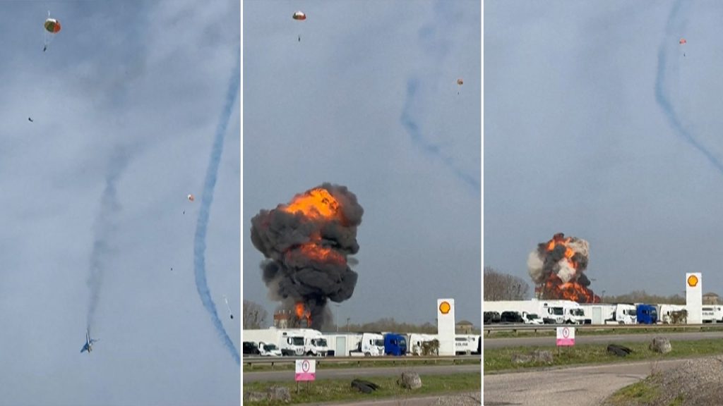 Two Alpha Jets Collide Midair, Crash in Fiery Explosion