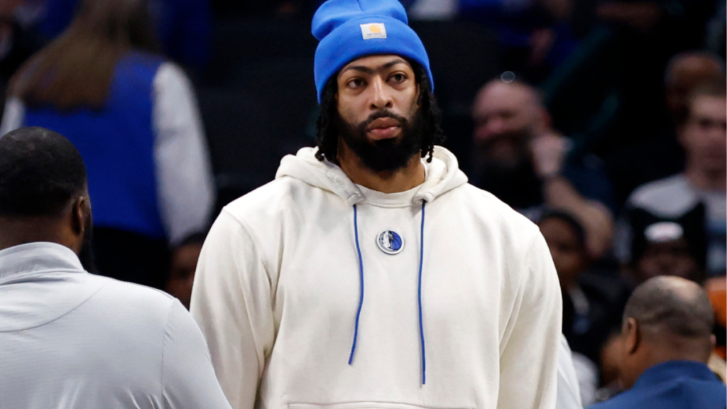 Injury Update: Mavericks Star Anthony Davis Cleared for Potential Return on Monday