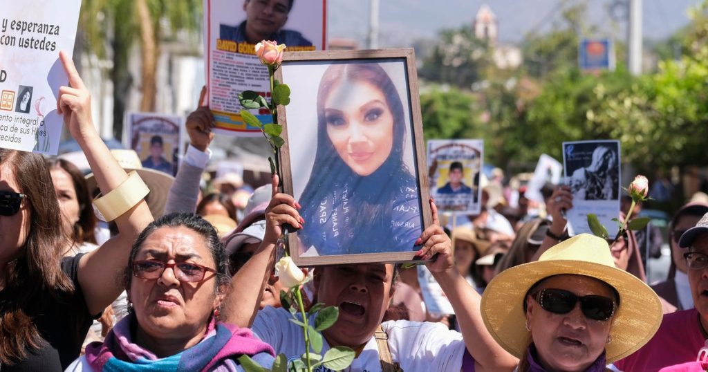 Mexican Prosecutor Investigates Cartel Killing Site After Discovery of Bones and Shoes