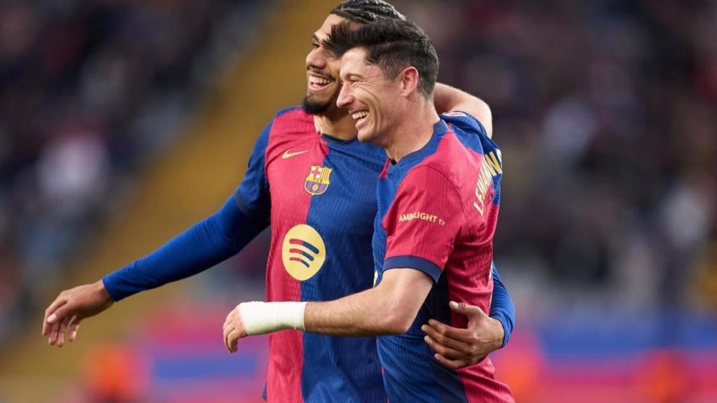 Barcelona Triumphs Over Real Sociedad 4-0 Following Early Red Card