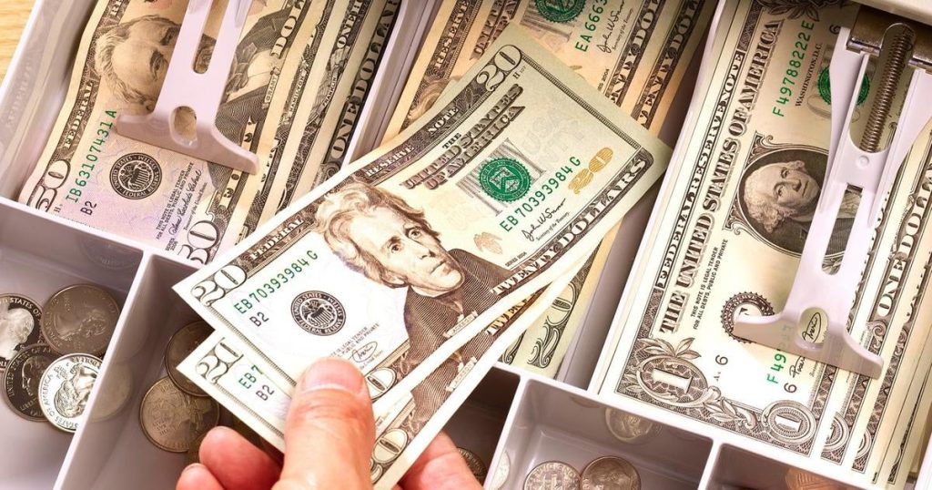 Economists Predict U.S. Inflation May Rise in 2025
