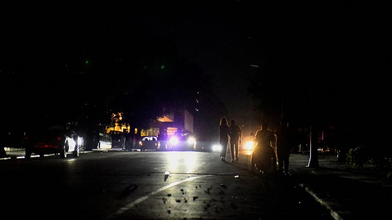 Cuba Faces Widespread Power Outages Following Nationwide Grid Failure