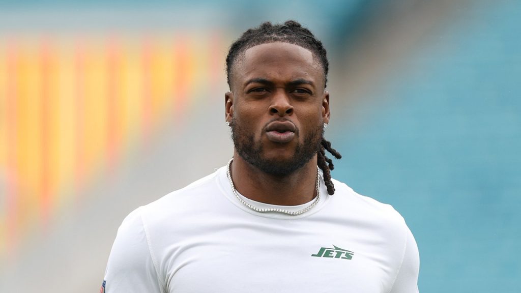 Davante Adams Signs Two-Year Deal with Rams